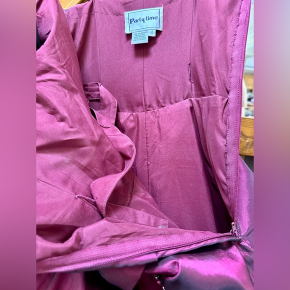 Party Time Formal Dress Size 4 GUC - Picture 7 of 8